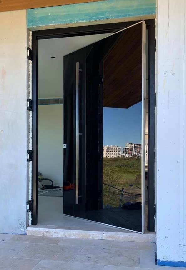 Pivot Series Entrance Doors : Spitfire Front Doors UK