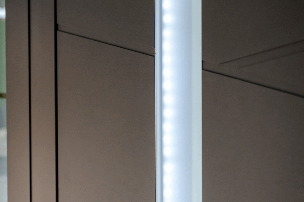 Geometric design with LED uai