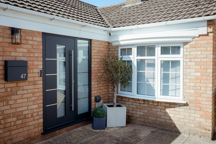 Anthracite aluminium door with glass and long pullbar handle