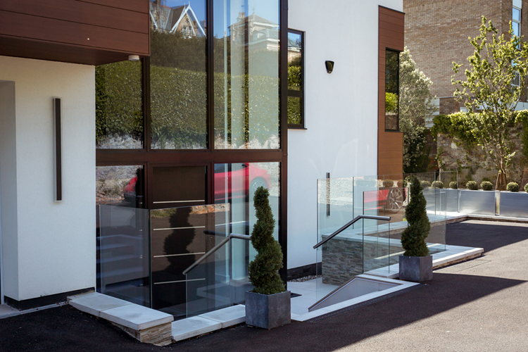 London home with glass facade